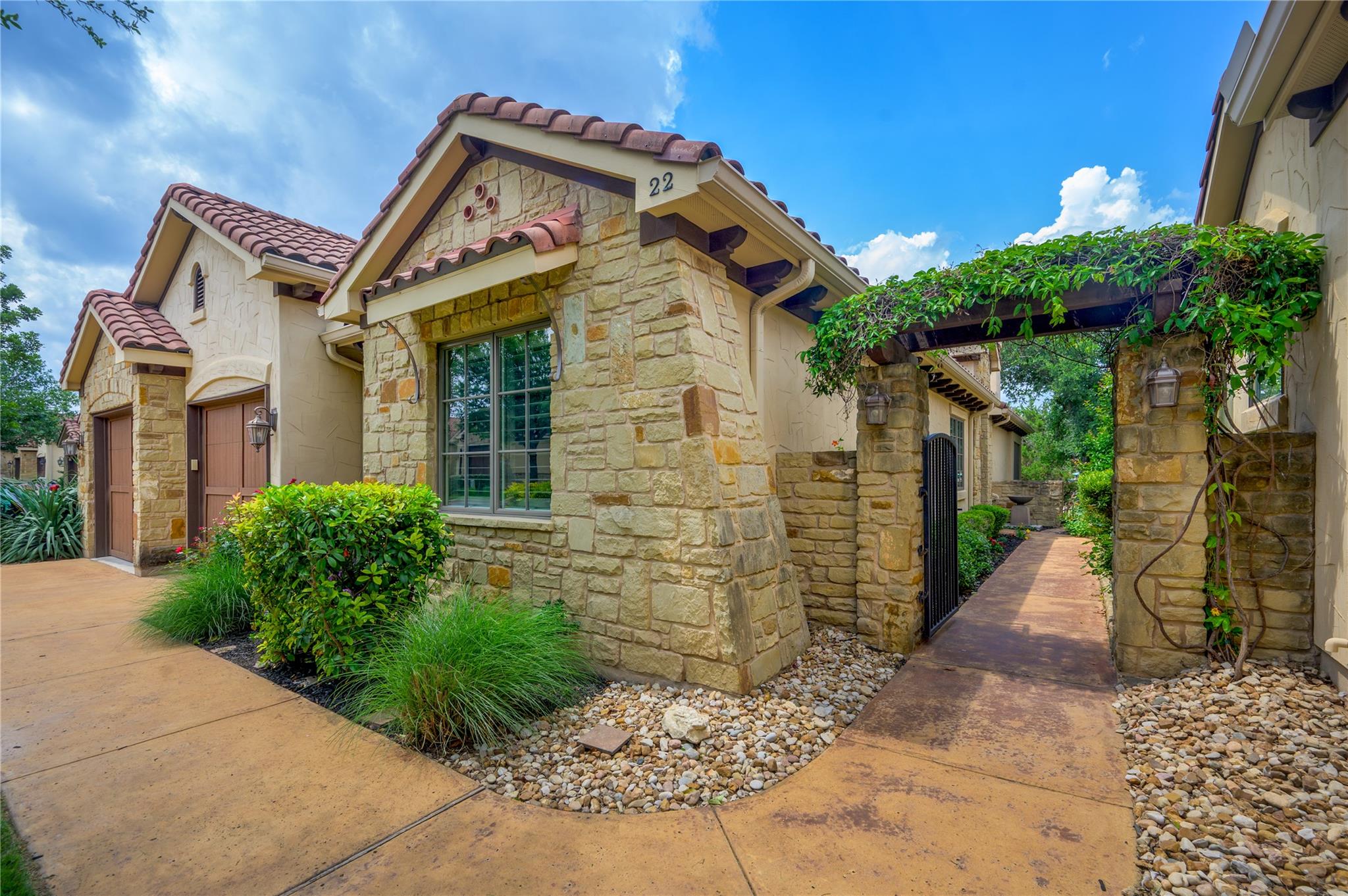 22 Borello DR
