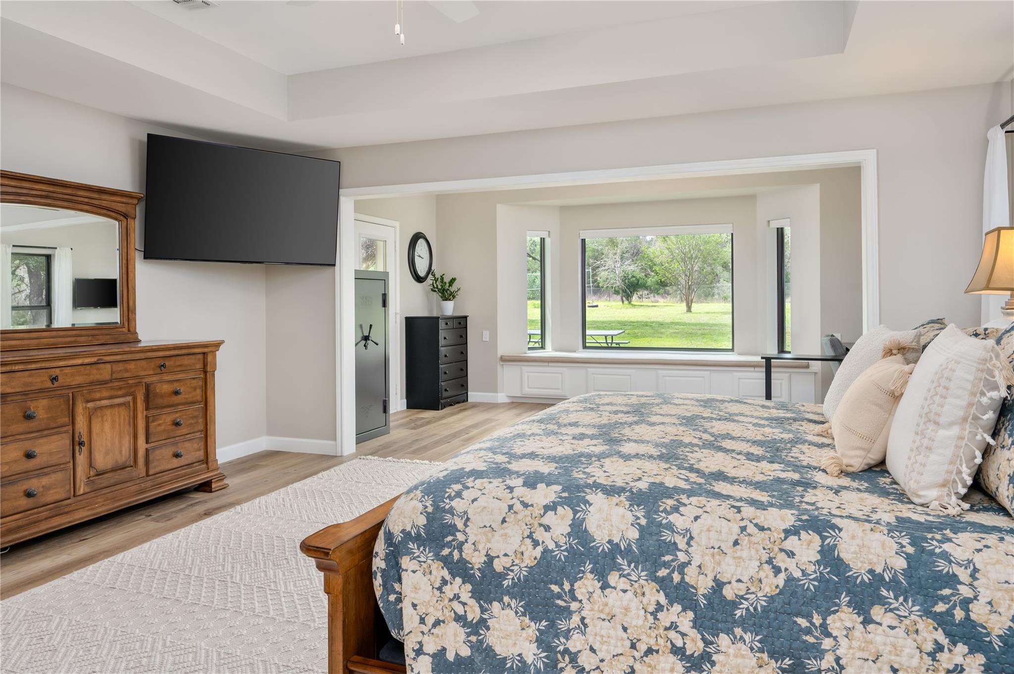 330 Live Oak Hills CT