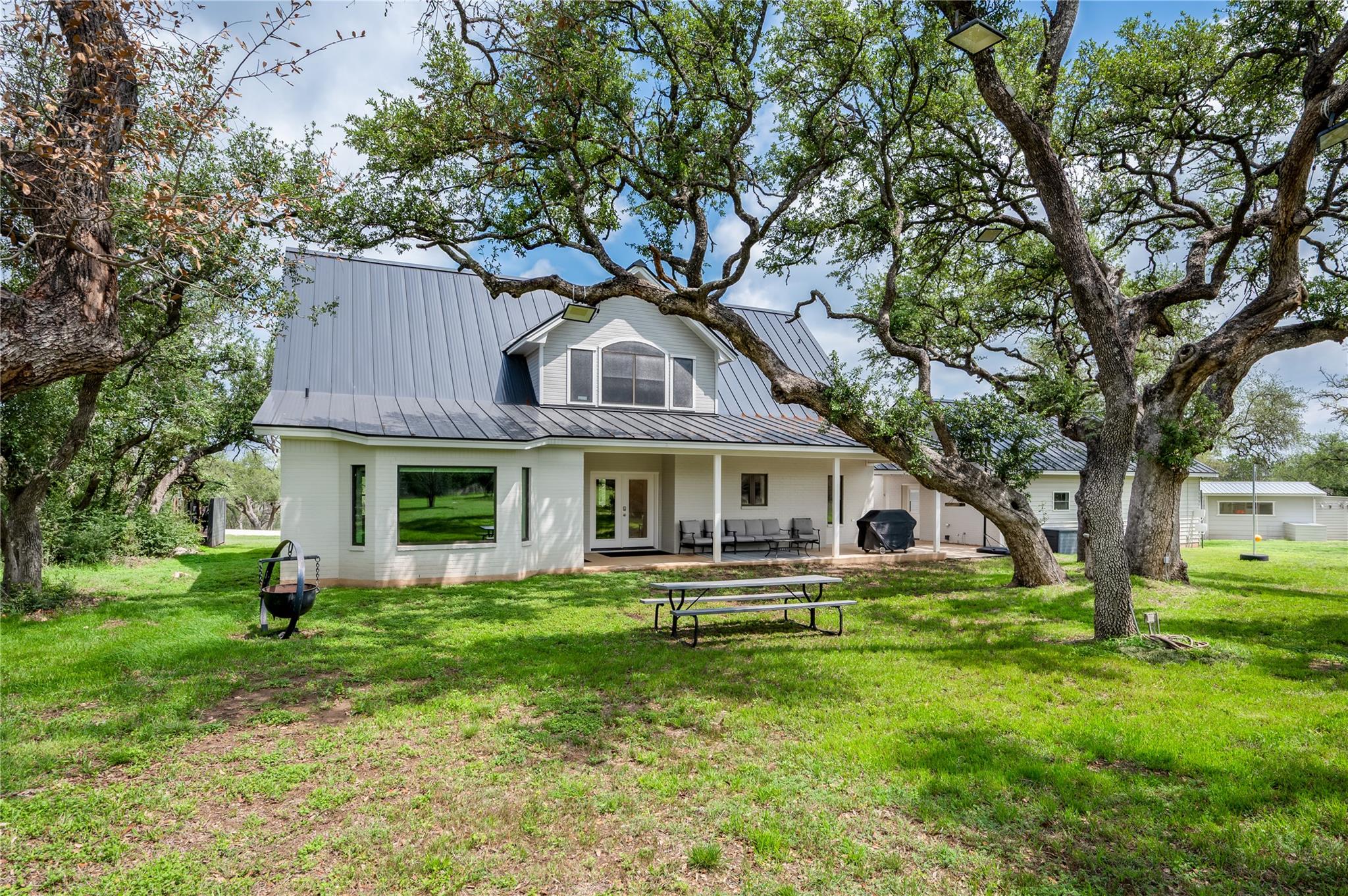 330 Live Oak Hills CT