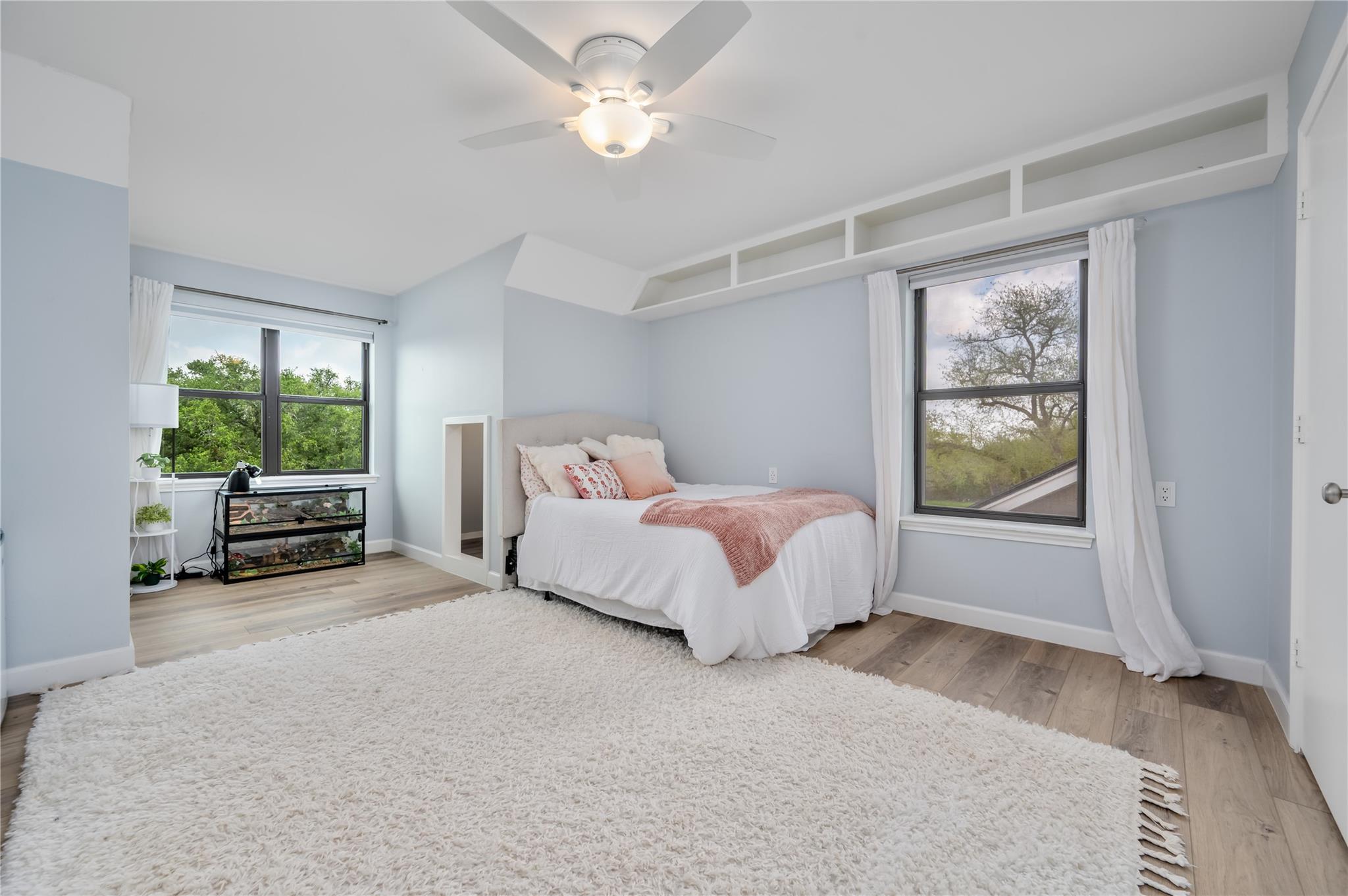330 Live Oak Hills CT