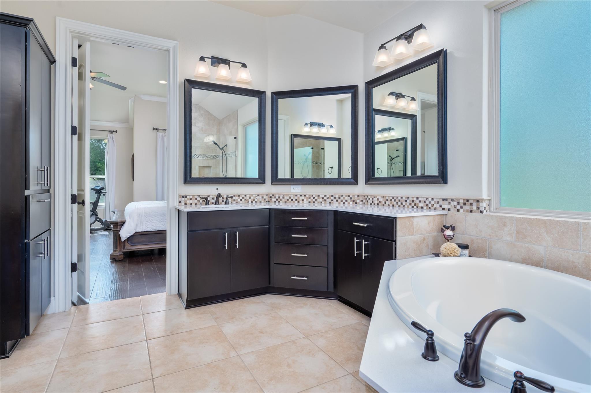 5129 Diamante DR