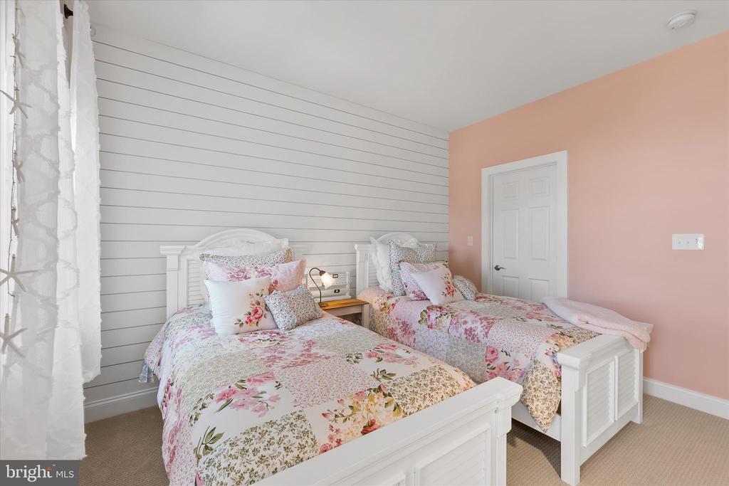 33889 GREENSOME COURT