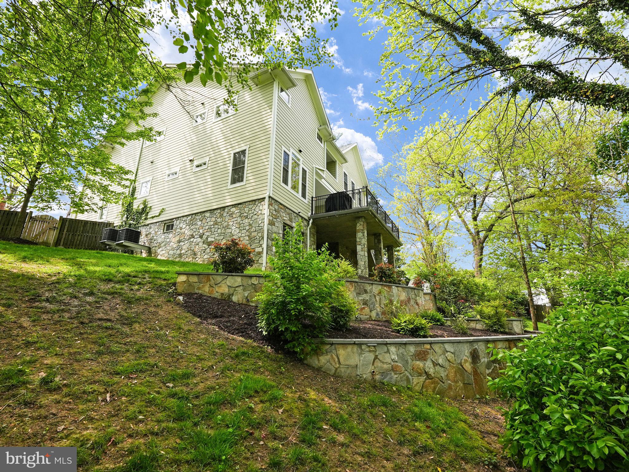 5605 35th Rd N