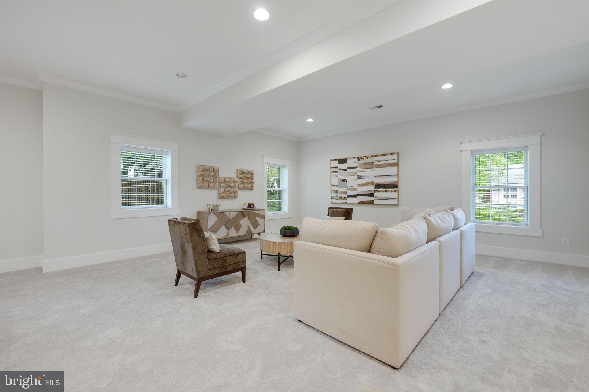 5605 35th Rd N