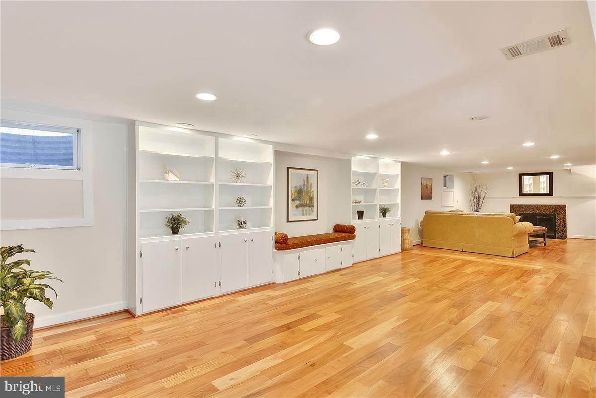 5330 36TH STREET N