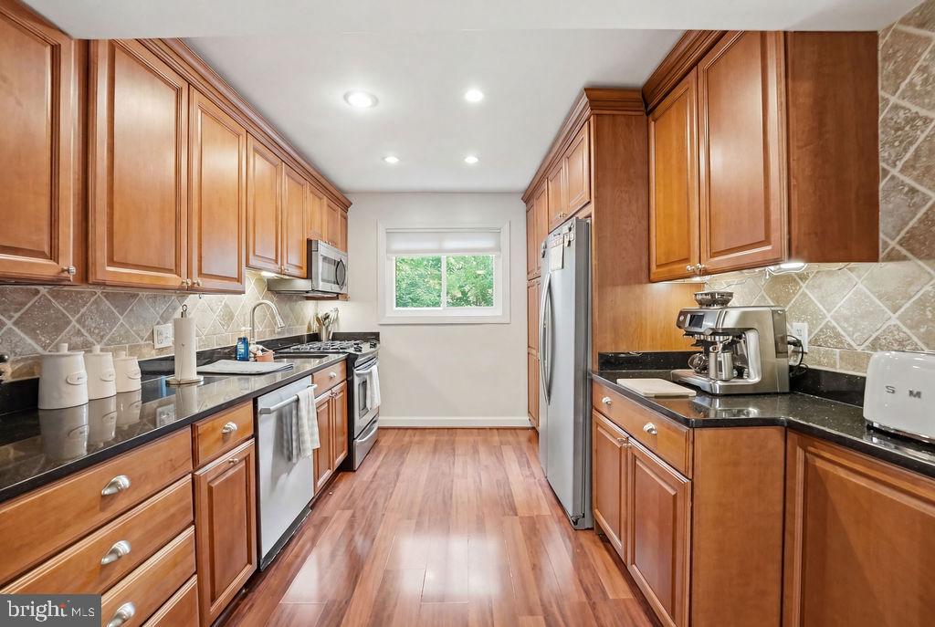 49 SKYHILL ROAD Unit: 204