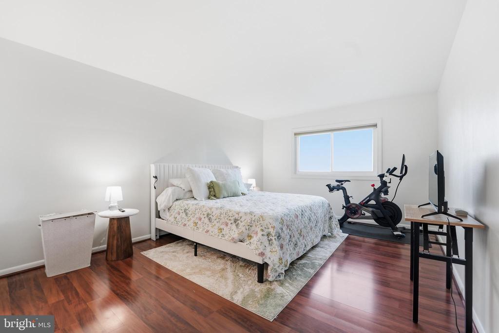 49 SKYHILL ROAD Unit: 204