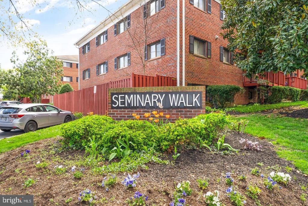 49 SKYHILL ROAD Unit: 204