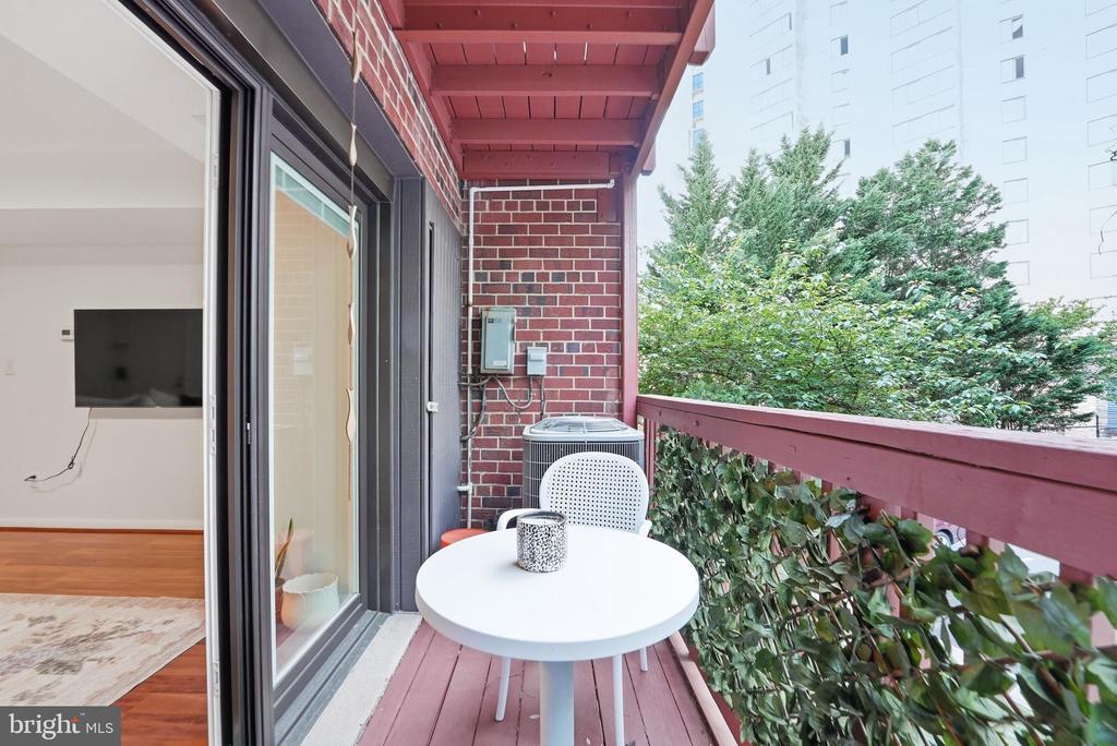 49 SKYHILL ROAD Unit: 204