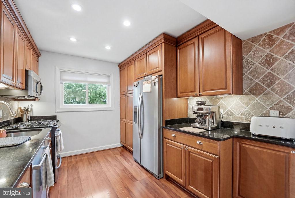 49 SKYHILL ROAD Unit: 204