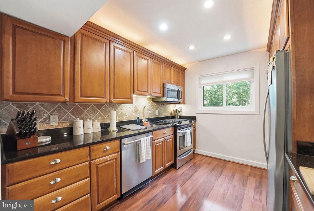 49 SKYHILL ROAD Unit: 204