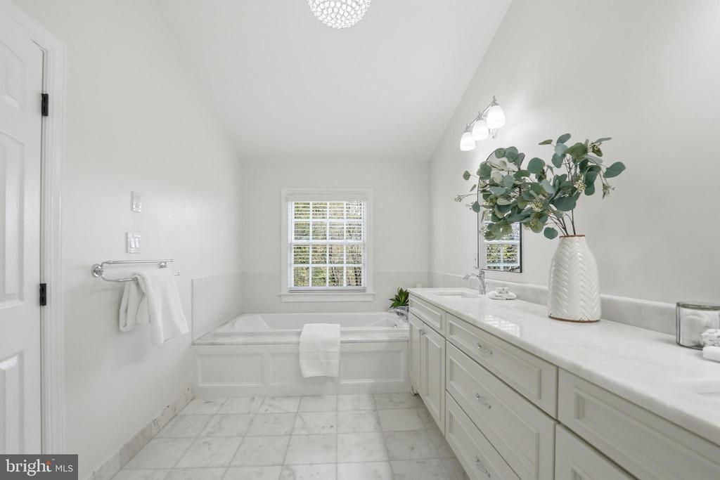 10424 BRECKINRIDGE LANE