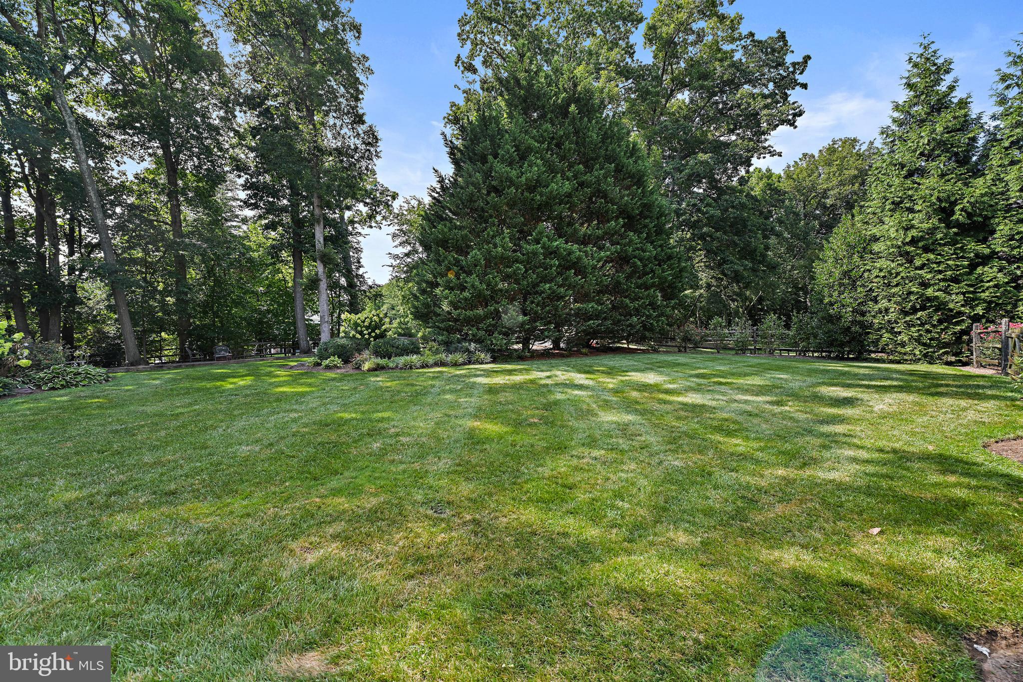 1124 ROUND PEBBLE LANE