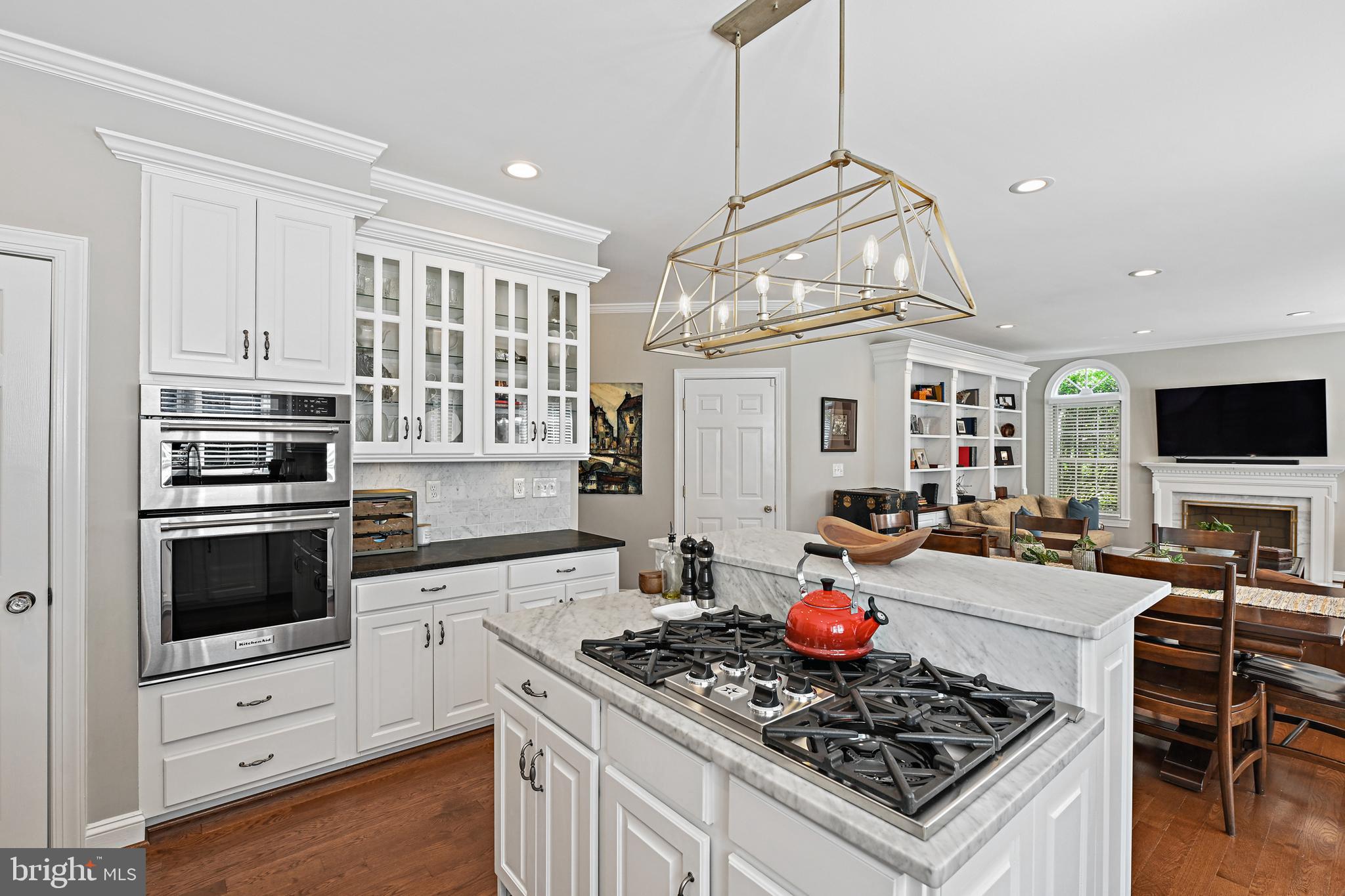 1124 ROUND PEBBLE LANE