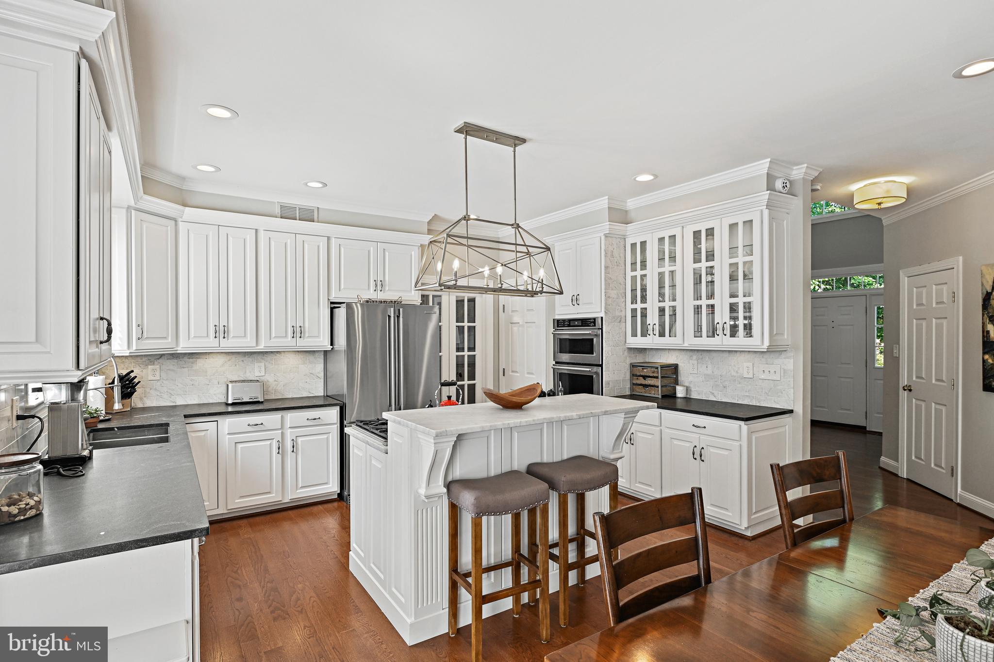 1124 ROUND PEBBLE LANE