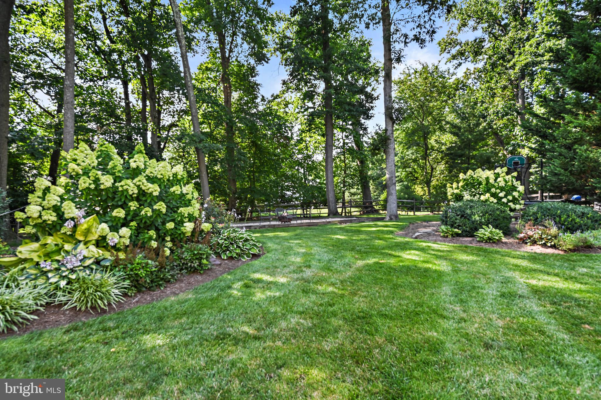 1124 ROUND PEBBLE LANE