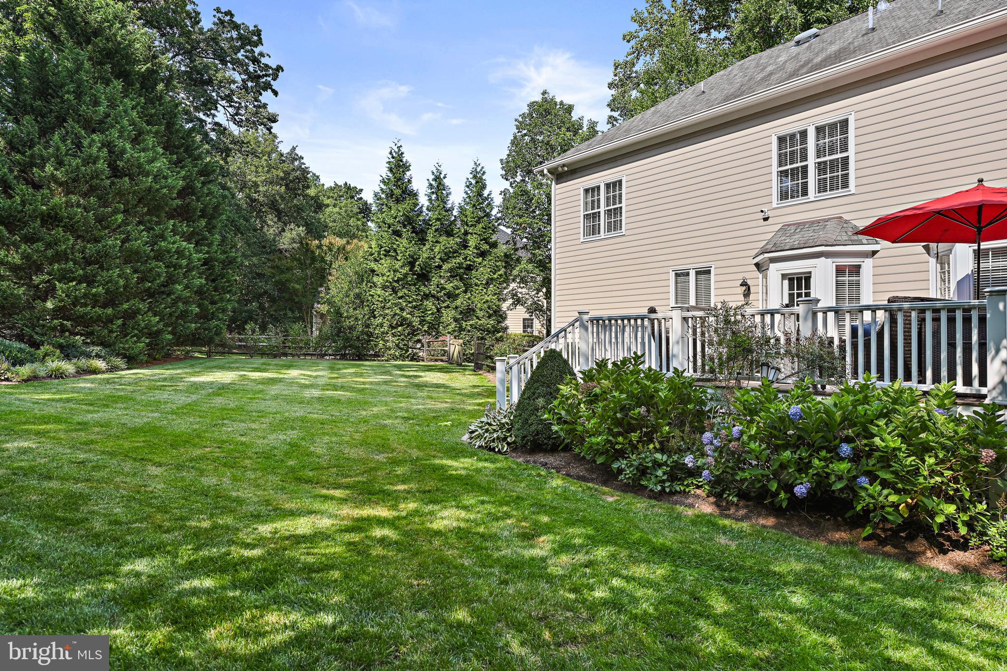 1124 ROUND PEBBLE LANE