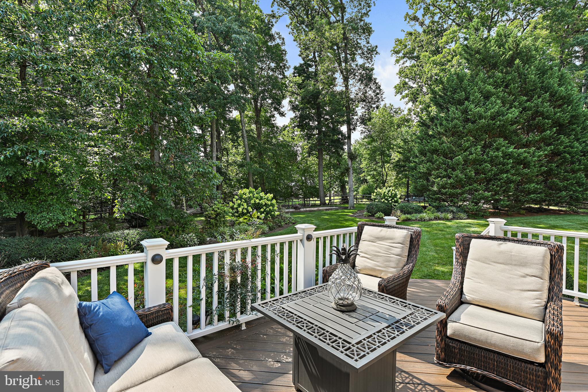 1124 ROUND PEBBLE LANE