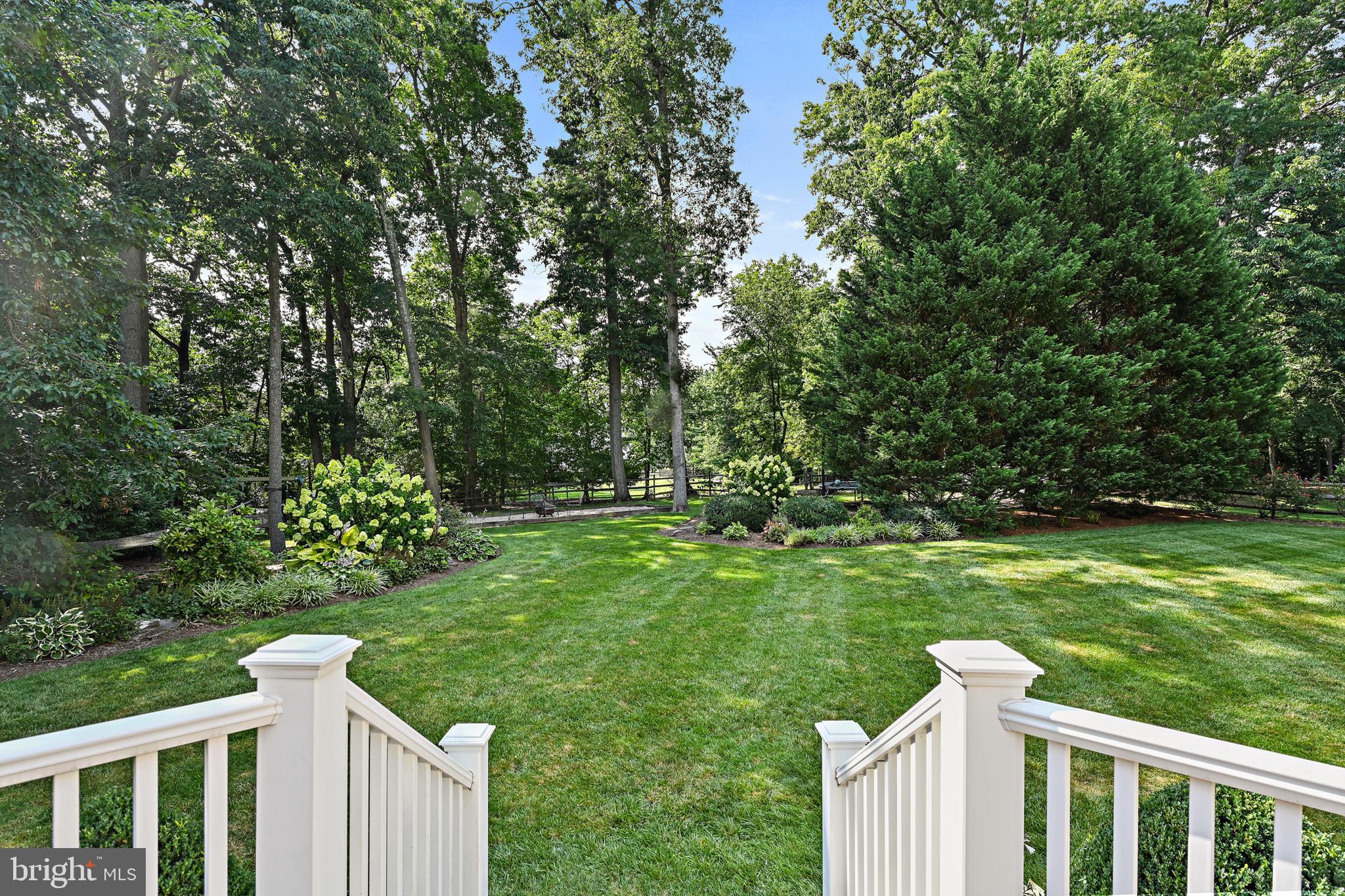 1124 ROUND PEBBLE LANE