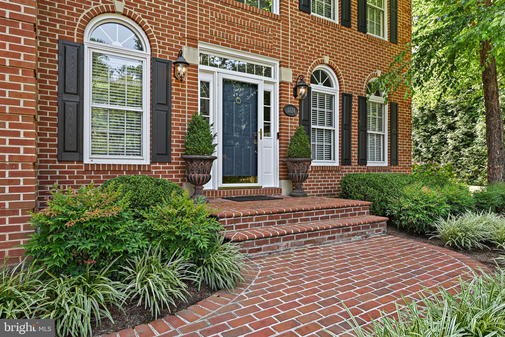 1124 ROUND PEBBLE LANE