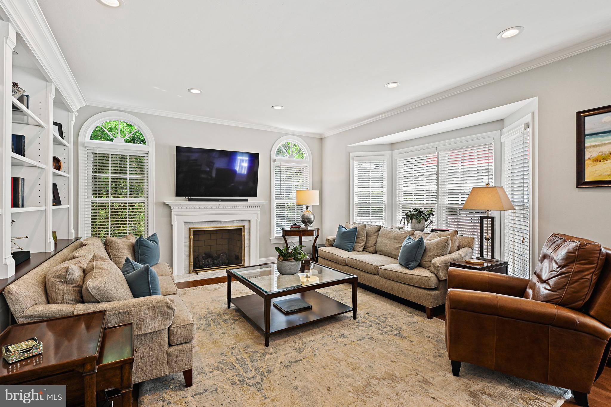 1124 ROUND PEBBLE LANE