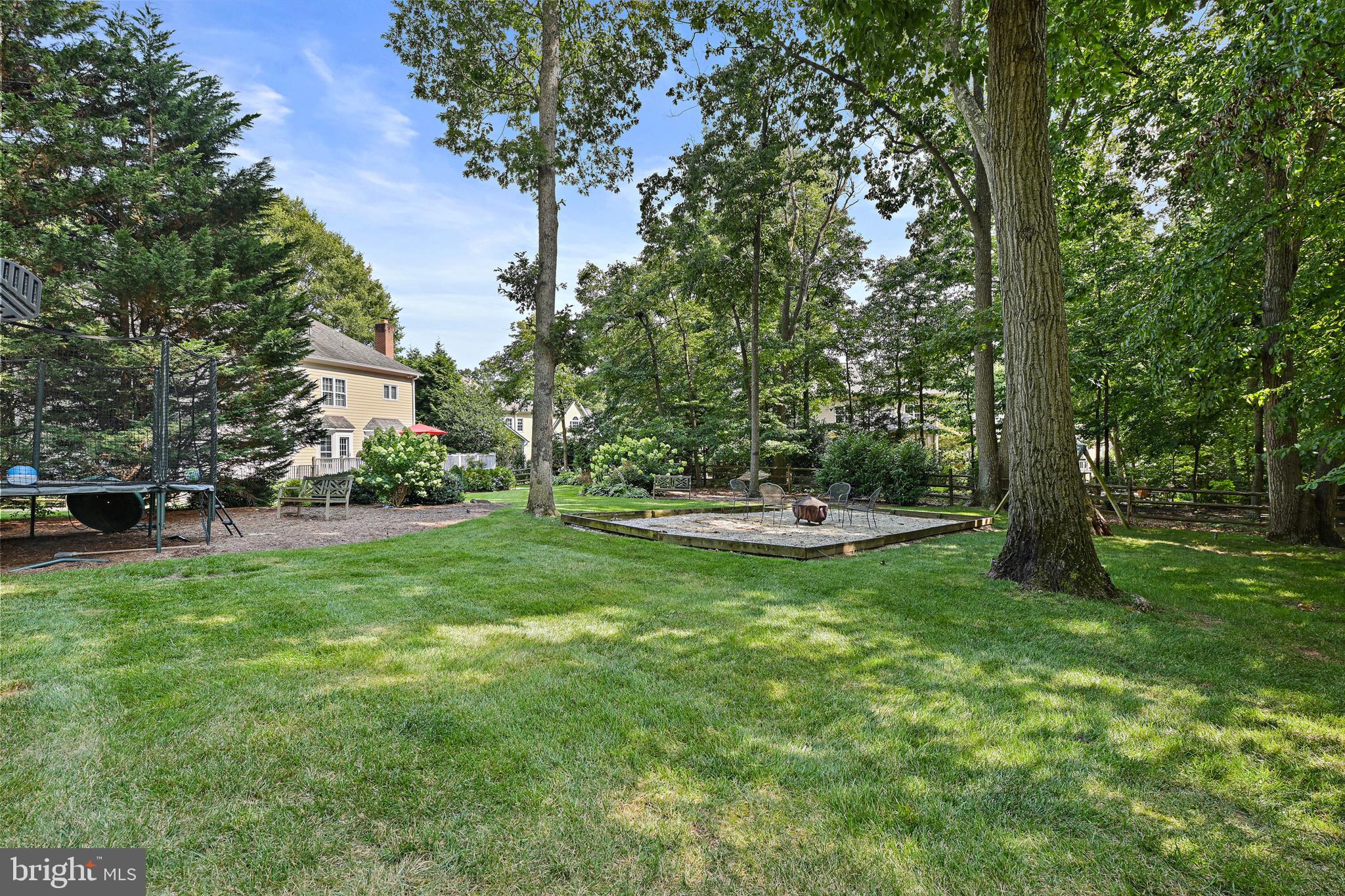 1124 ROUND PEBBLE LANE