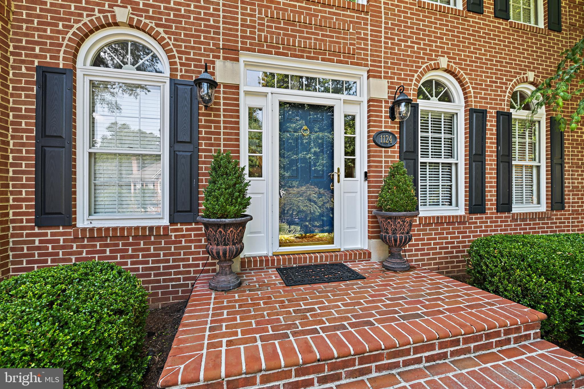 1124 ROUND PEBBLE LANE