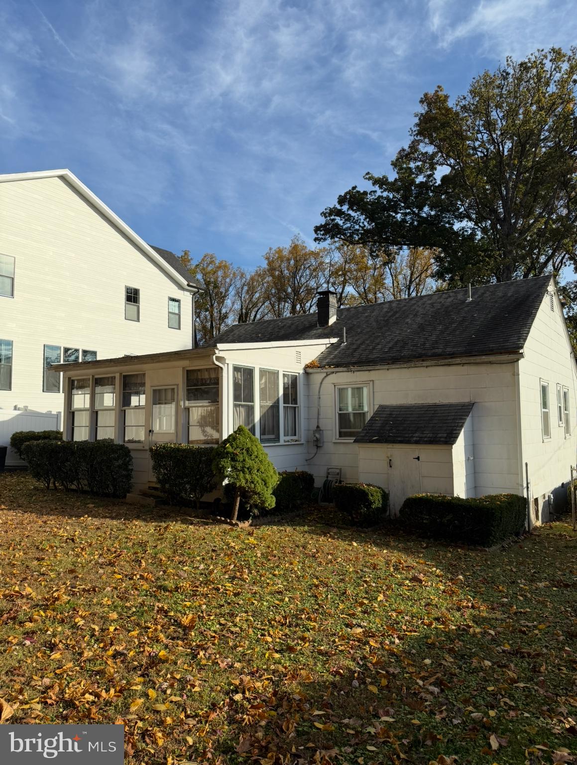 2002 Hillside Dr