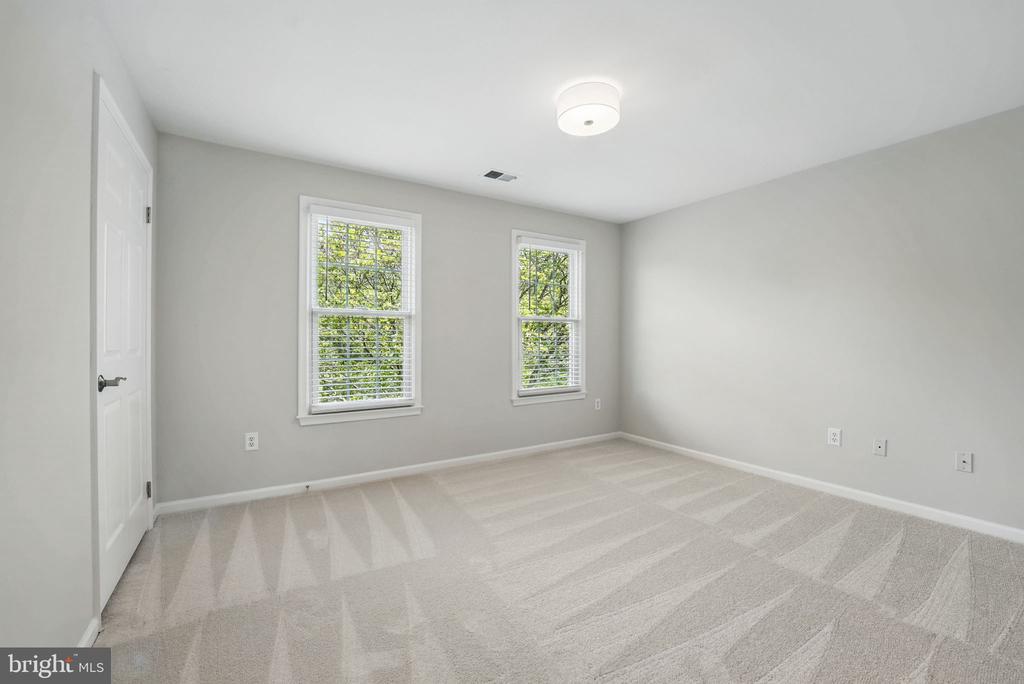 12017 Meadowville Ct