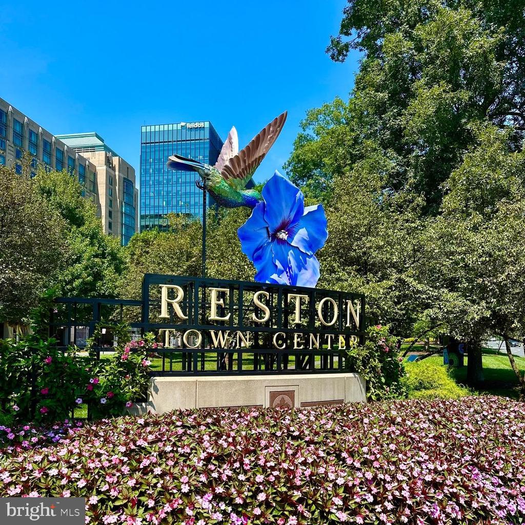 1701 LAKE SHORE CREST DR #24