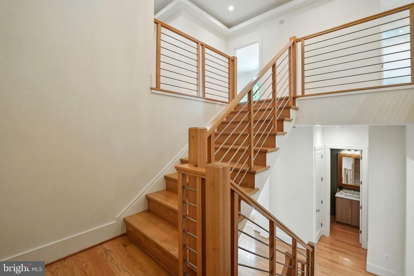 1925 Hillside Dr