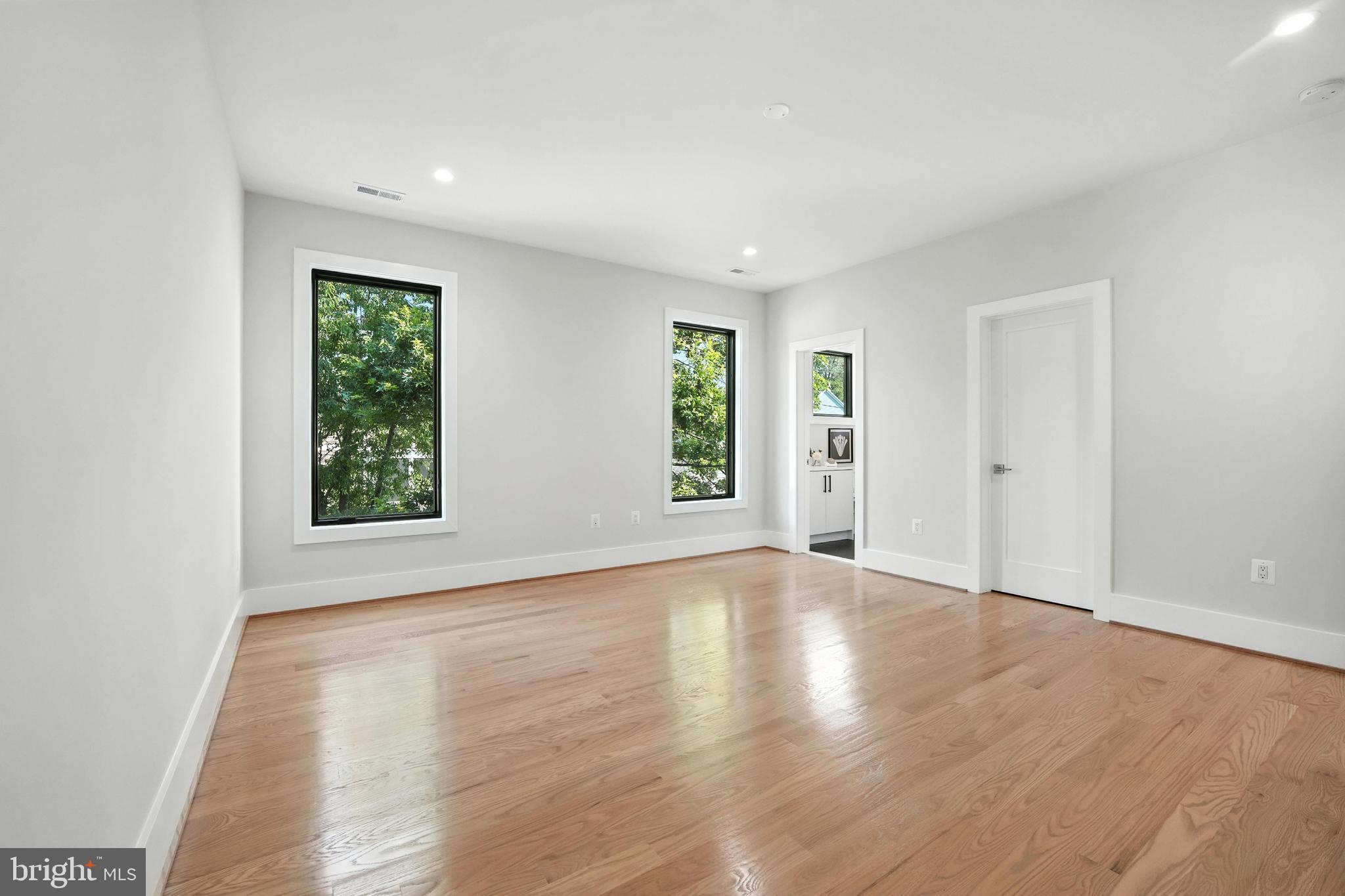 1910 Cherri Dr