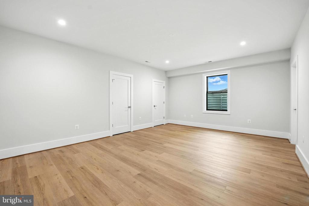 1910 Cherri Dr