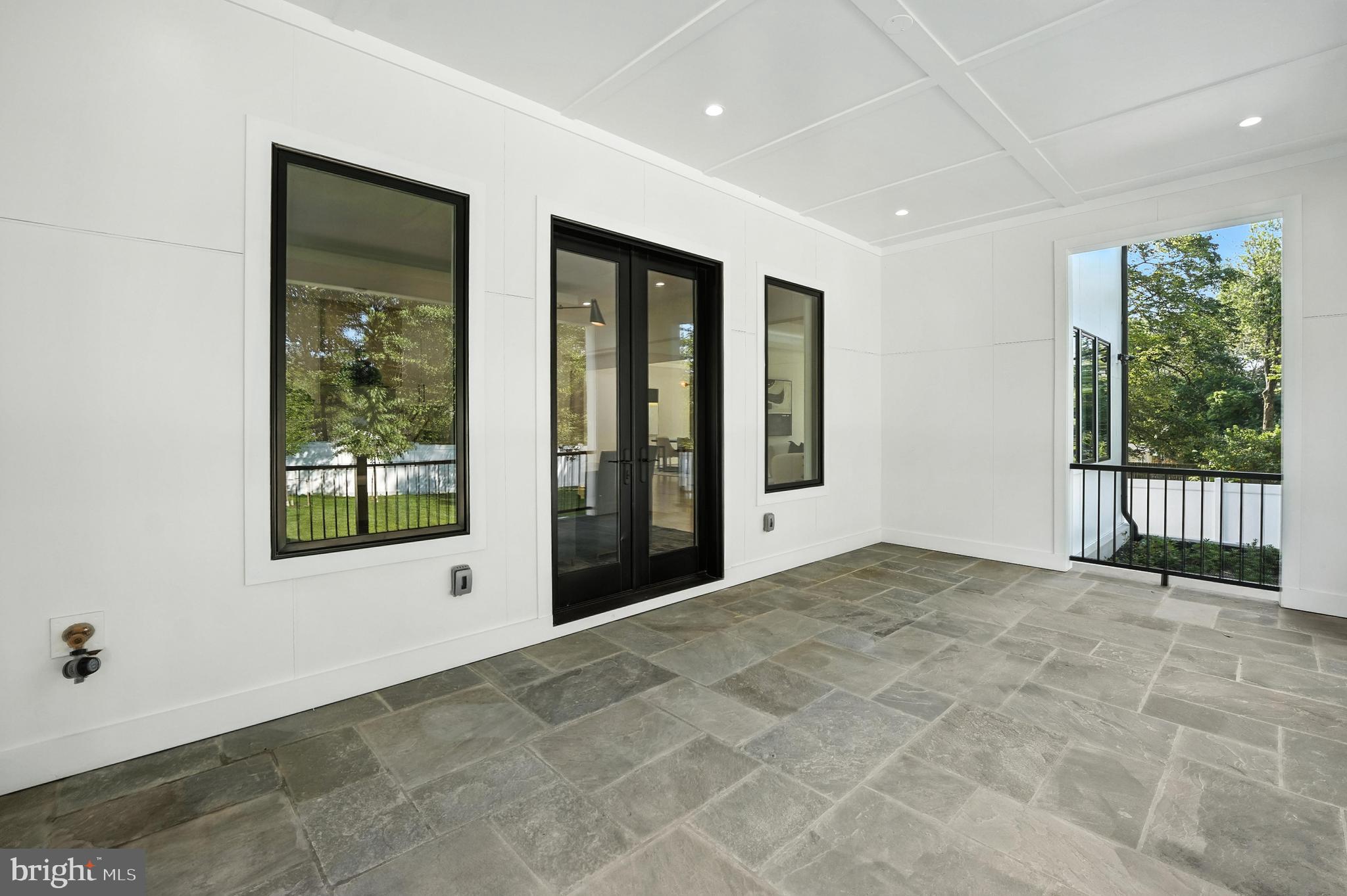 1910 Cherri Dr