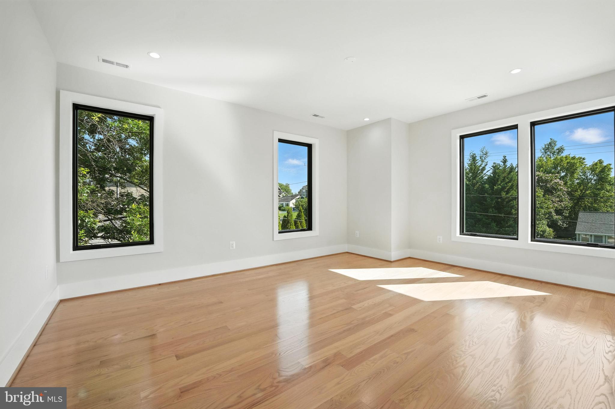1910 Cherri Dr