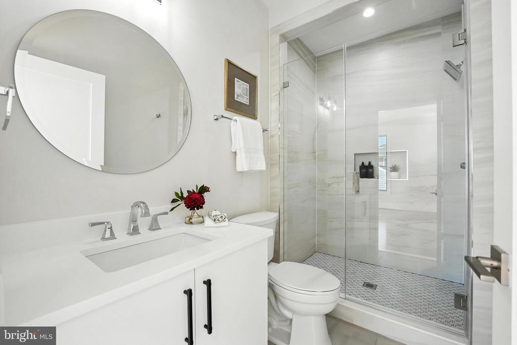 1910 Cherri Dr