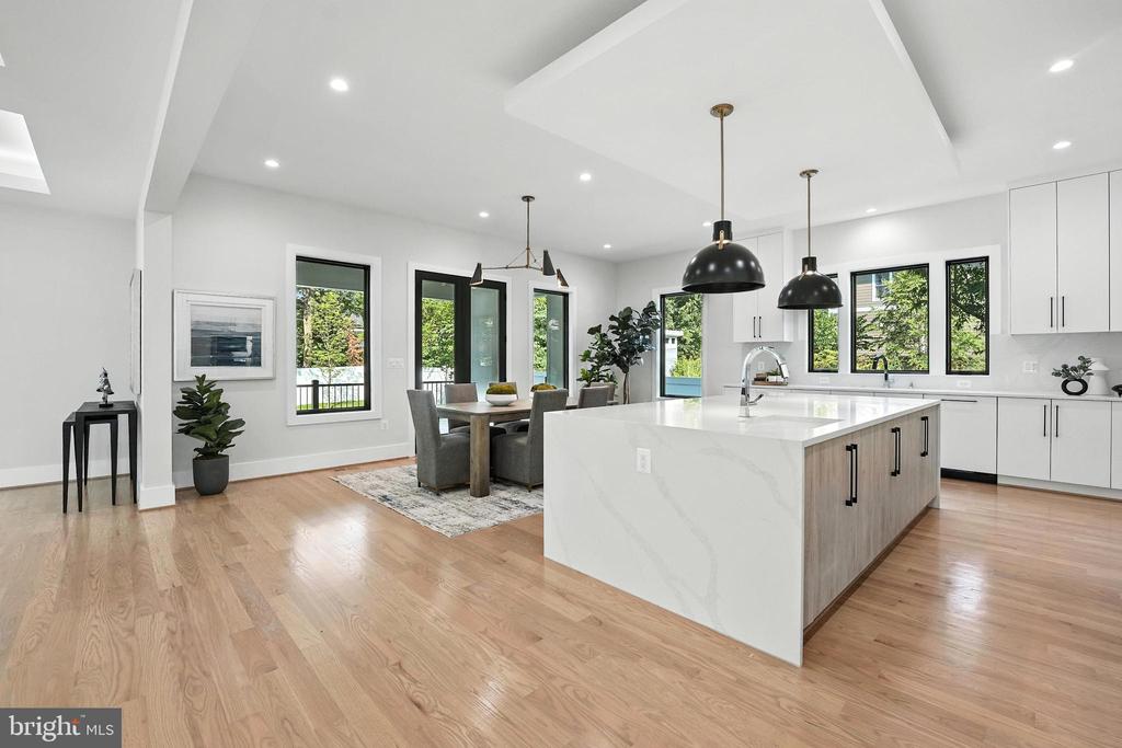 1910 Cherri Dr