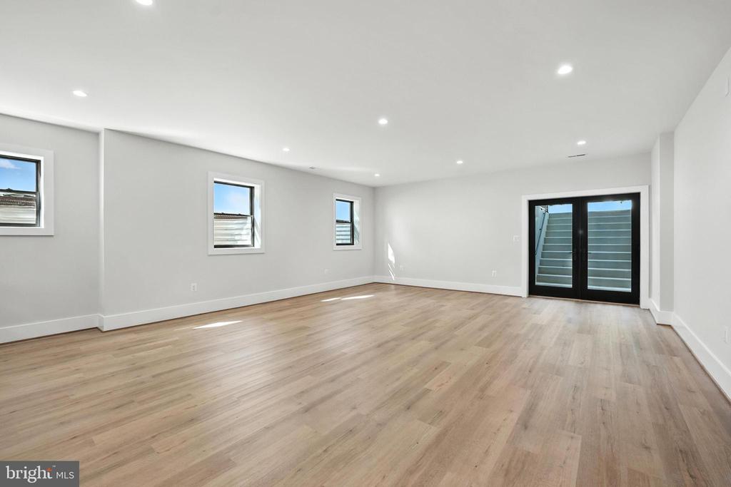 1910 Cherri Dr