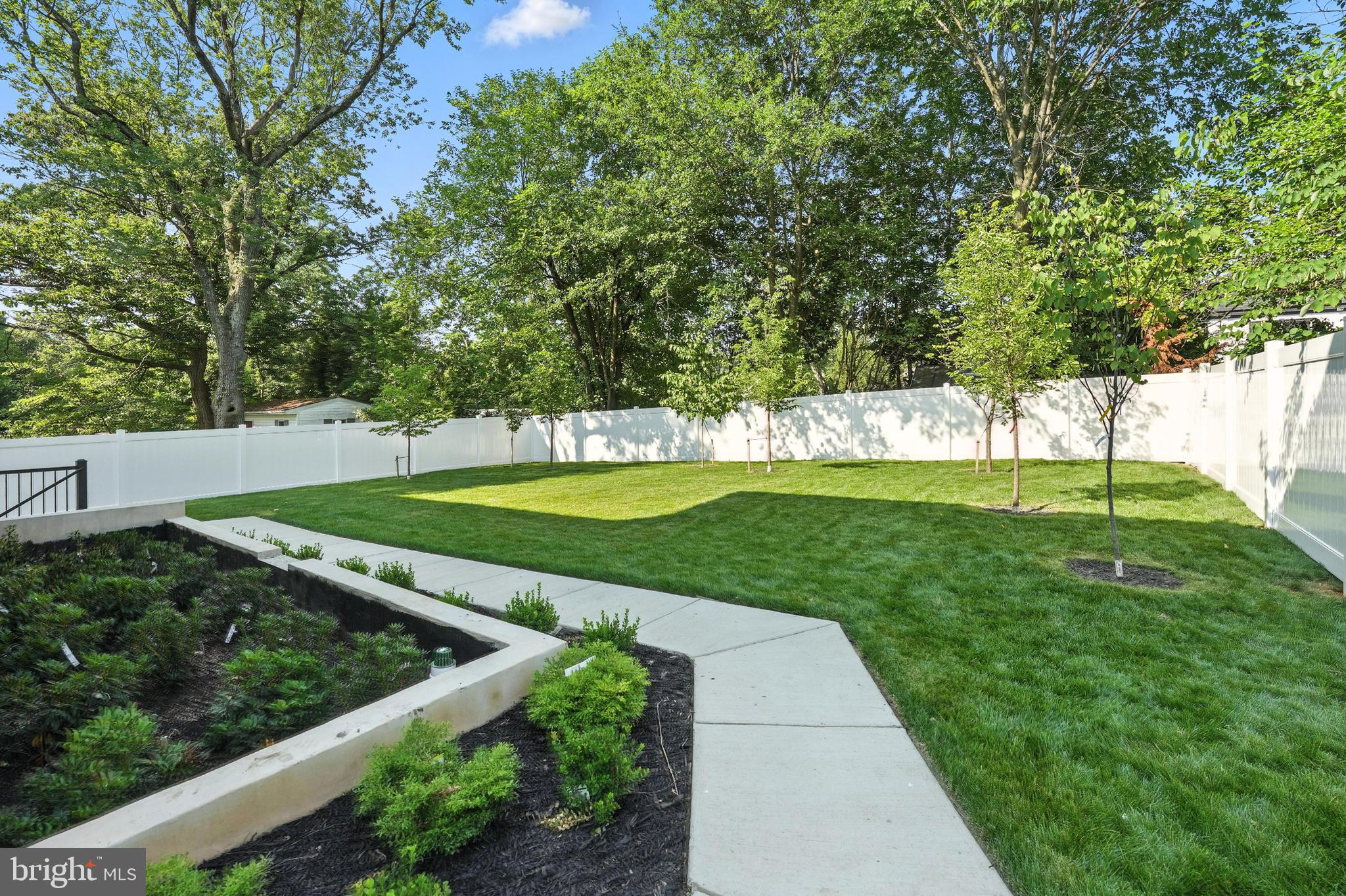 1910 Cherri Dr