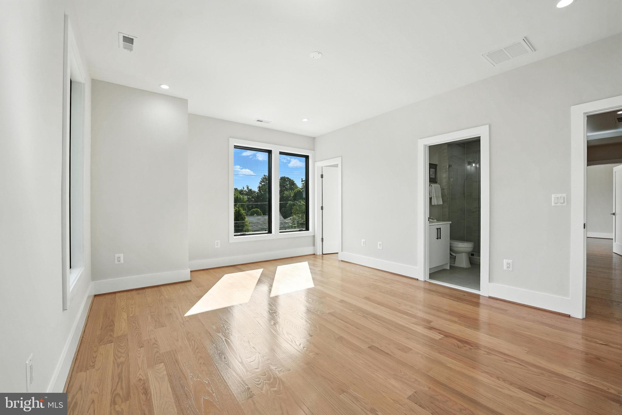1910 Cherri Dr