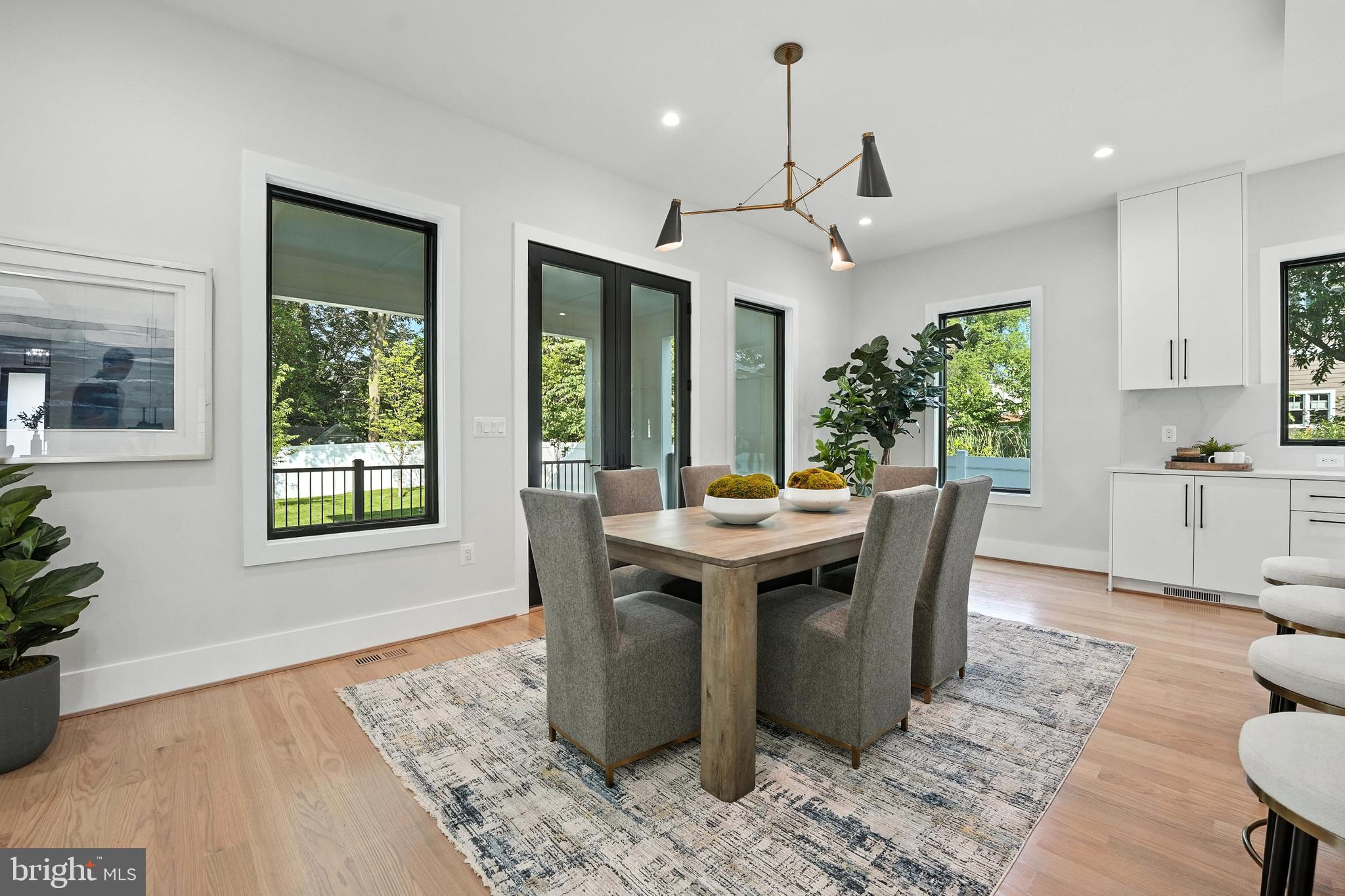 1910 Cherri Dr