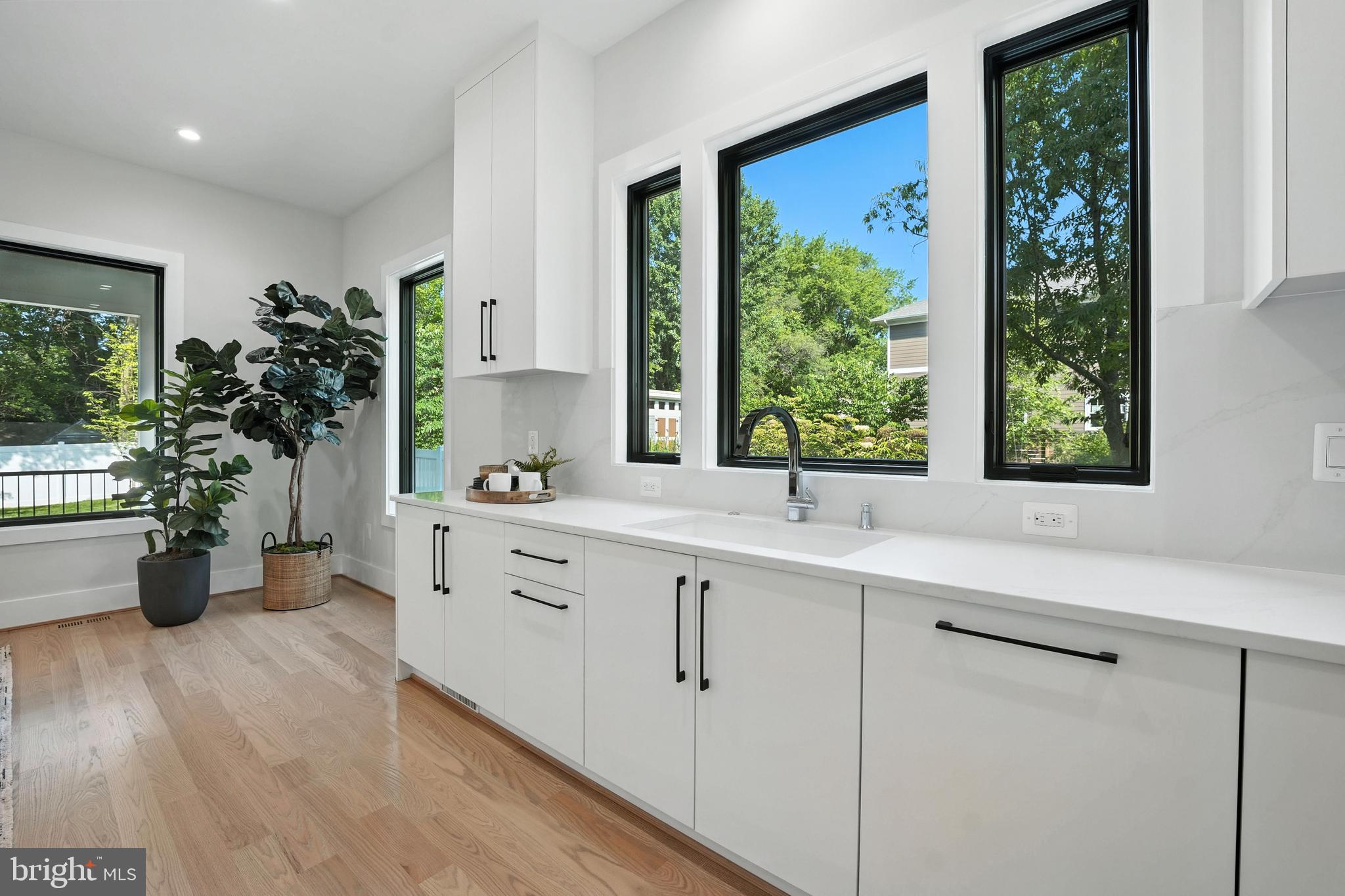 1910 Cherri Dr