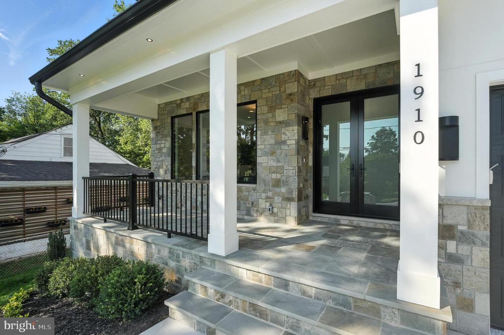 1910 Cherri Dr