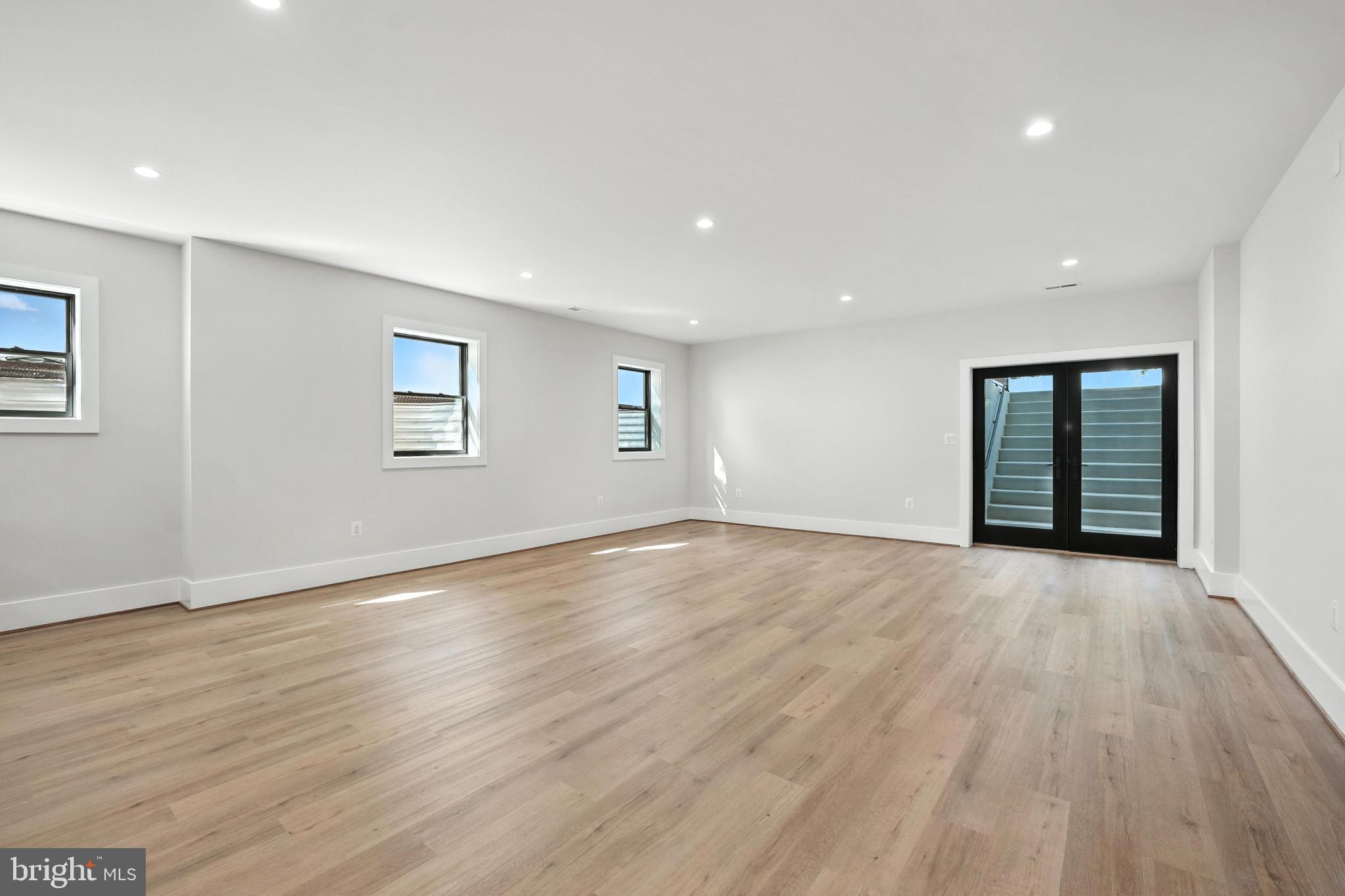 1910 Cherri Dr