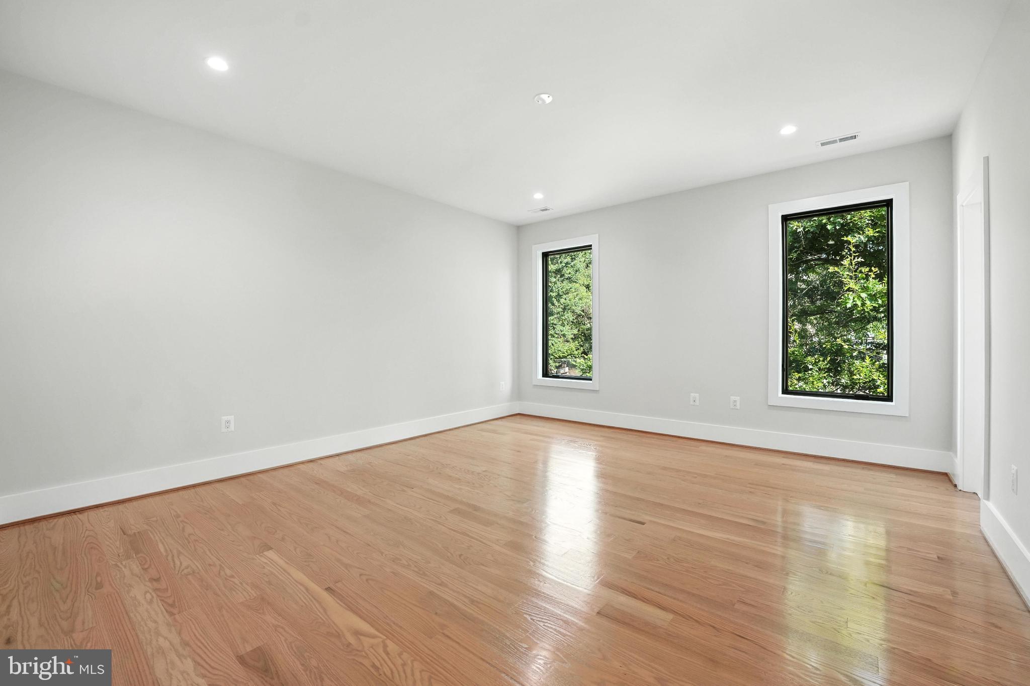 1910 Cherri Dr