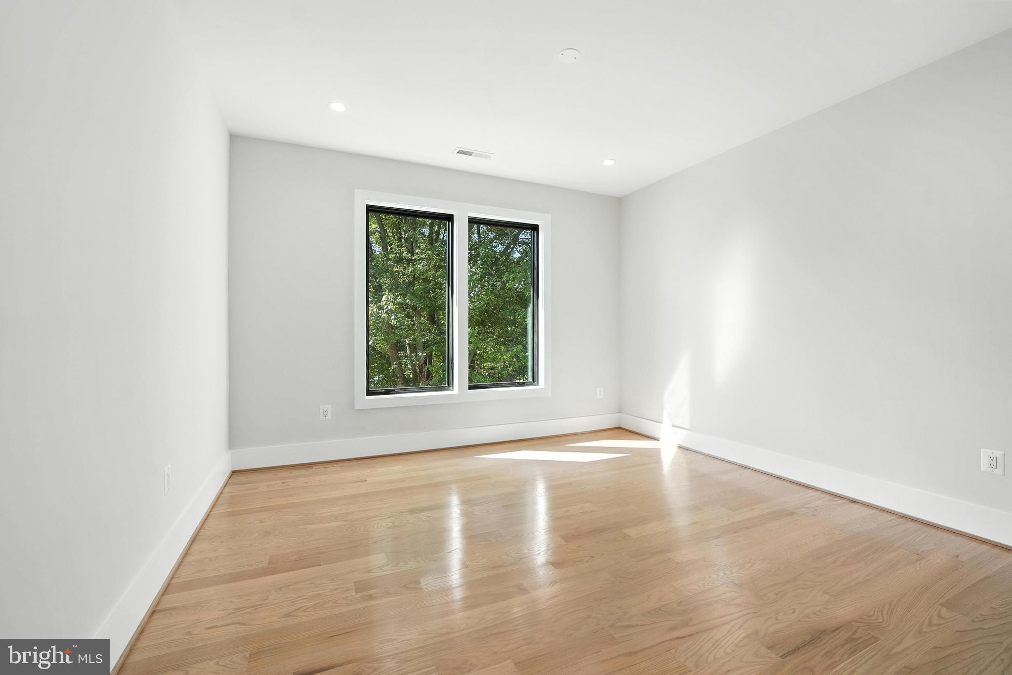 1910 Cherri Dr