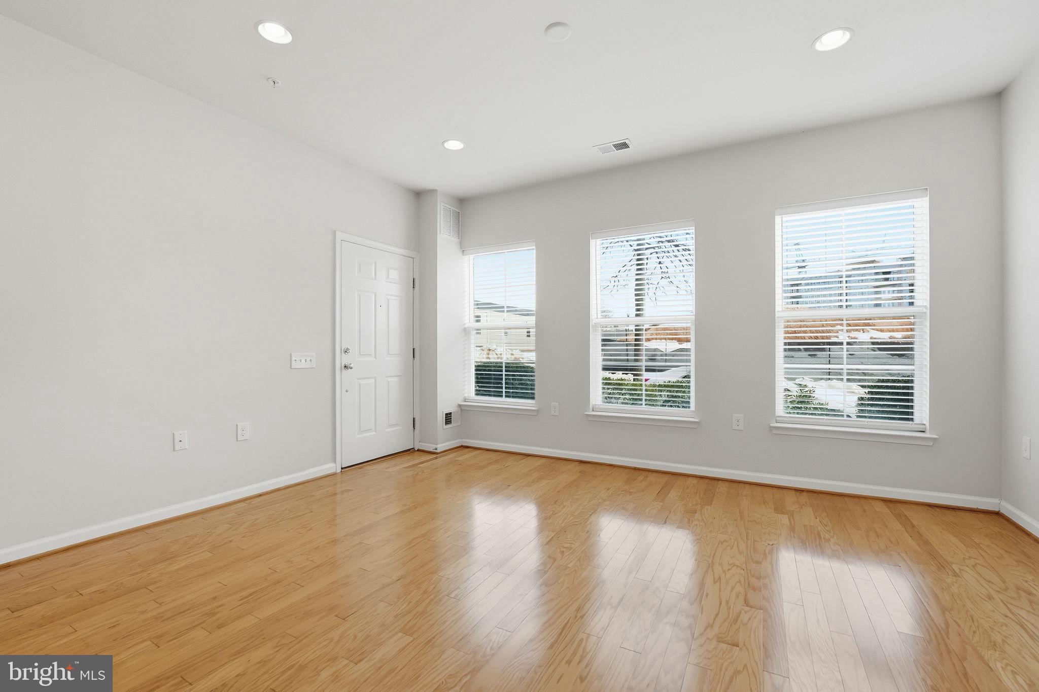 2951 FINSBURY PLACE 97