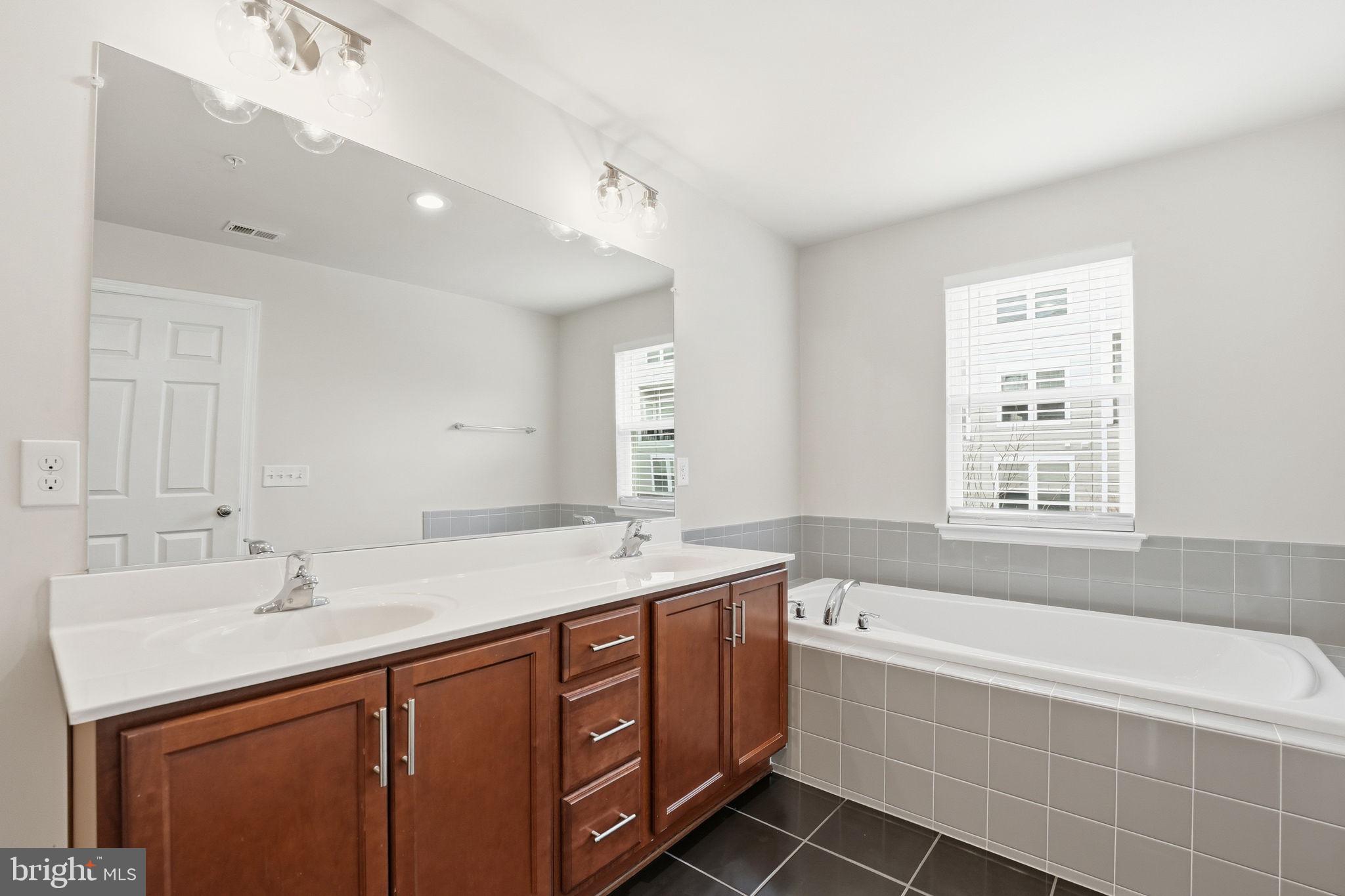 2951 FINSBURY PLACE 97