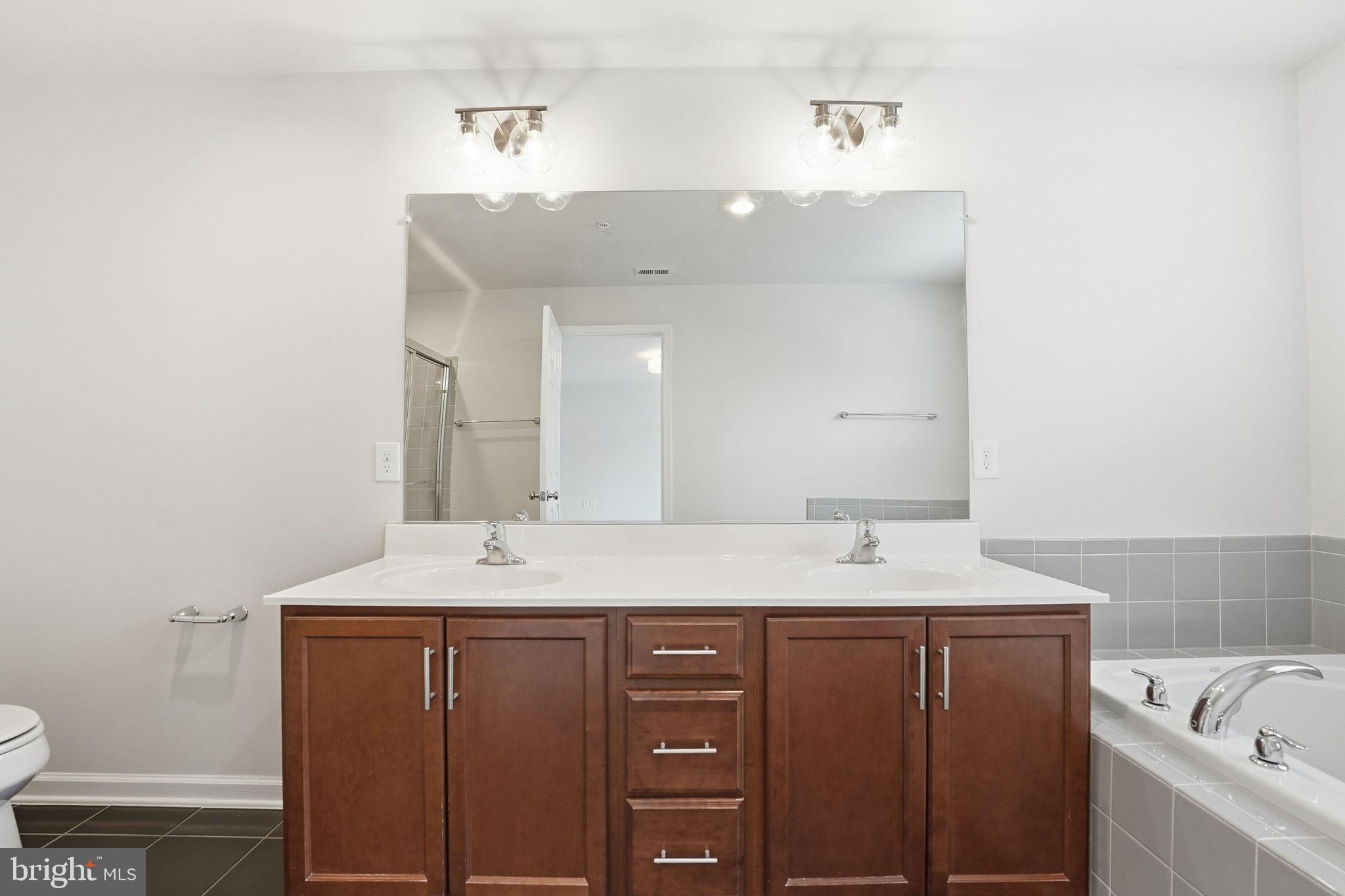 2951 FINSBURY PLACE 97