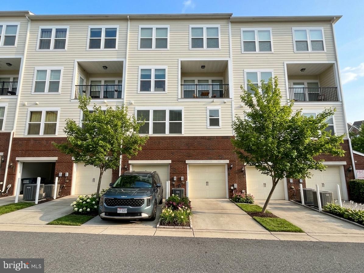 2951 FINSBURY PLACE 97